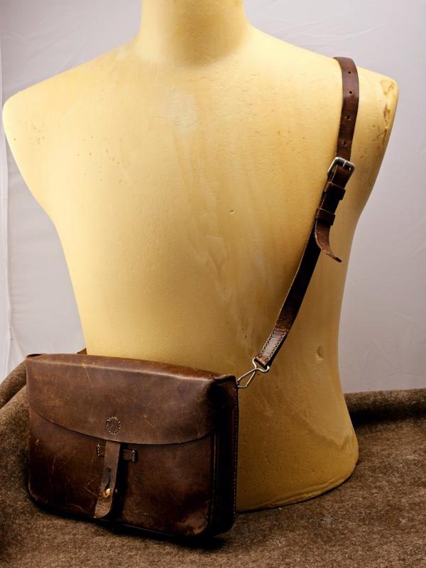 WW2 Schweizer Armee Offizierstasche Aktentasche M1933 (officer map bag / briefcase)